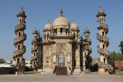 the magnificent Bahauddin Maqbara
